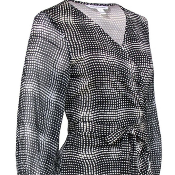 Diane Von Furstenberg Black & White Plaid Printed Silk Wrap Dress Size 4. - Picture 2 of 9